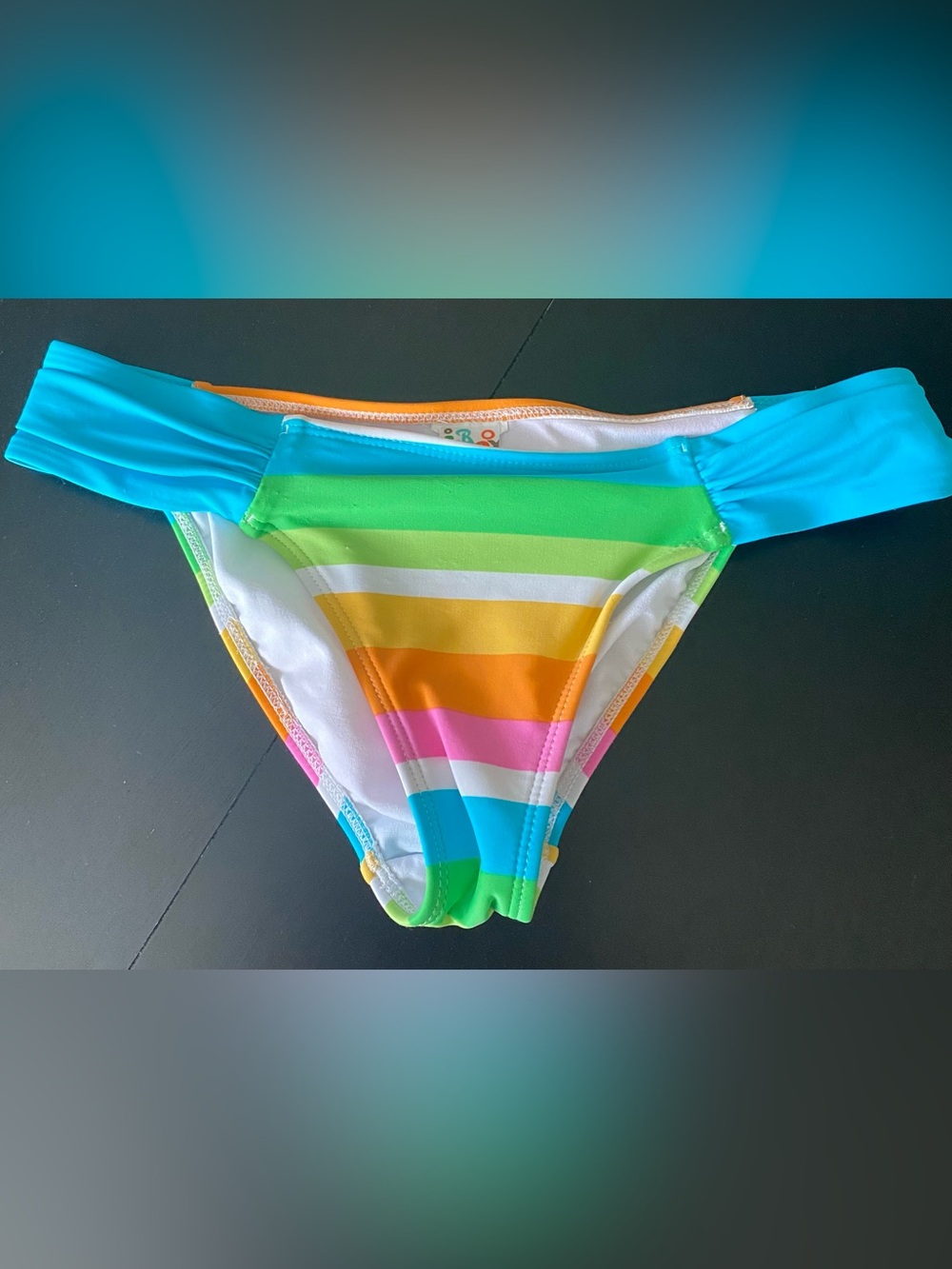 Woman’s M Roxy bottom